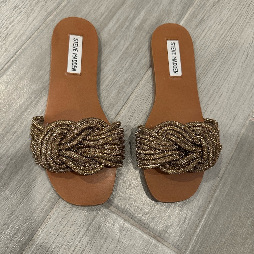 Steve Madden Women's Metallic Gold Knotted Sandals